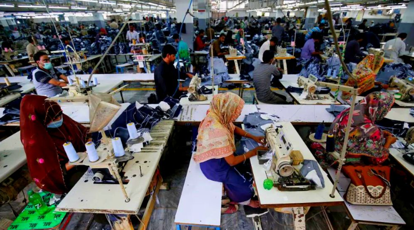 Women in Pakistan Earn Significantly Less Than Men, With 40% Gap in Informal Sector