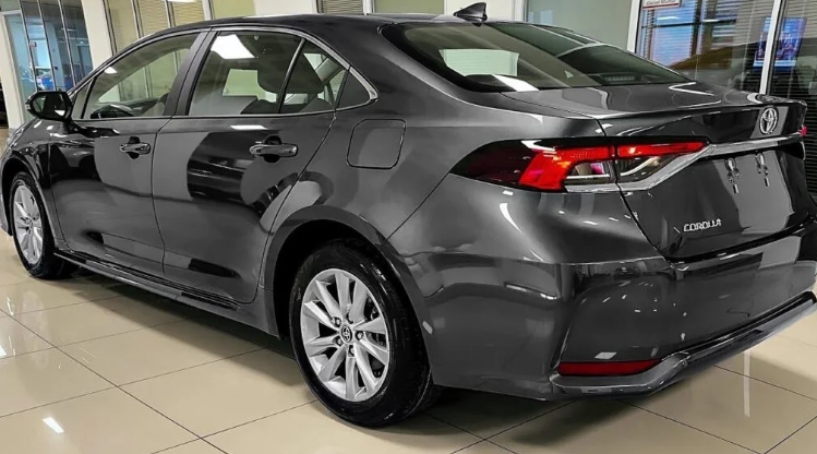 Toyota Corolla 2025 Launch – Low Price, Luxury Features & Stunning New Design
